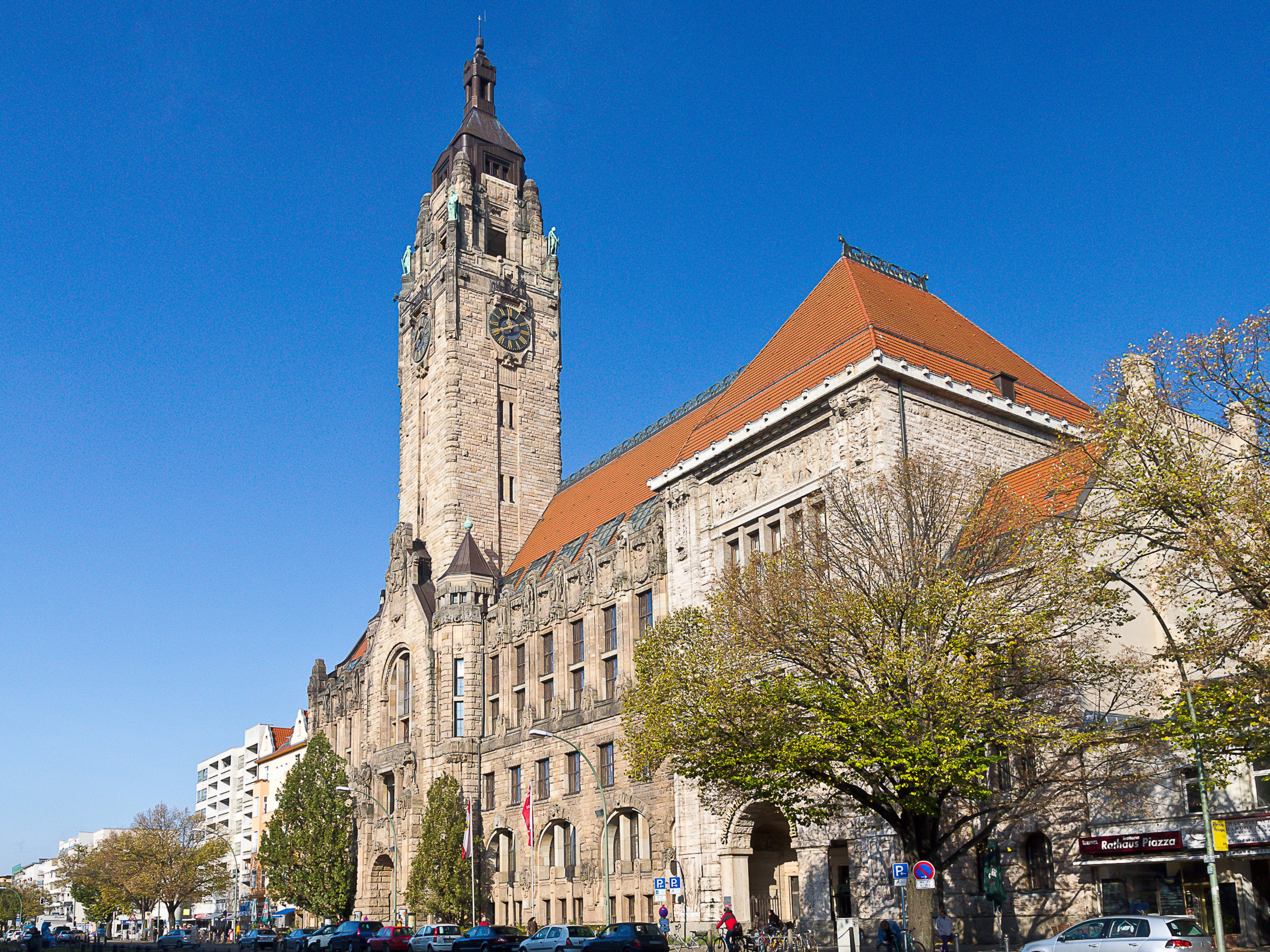 Wie attraktiv ist das Bezirksamt als Ausbildungsbetrieb?