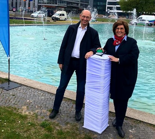 Judith Stckler und Karsten Sell bei der Erffnung der Brunnensaison 2022