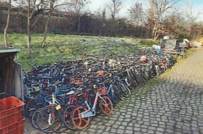 Insgesamt wurden 216 Schrottfahrrder, drei Fahrradstnder und zwei Fahrradanhnger eingesammelt. Bild: BACW/ Ordnungsamt