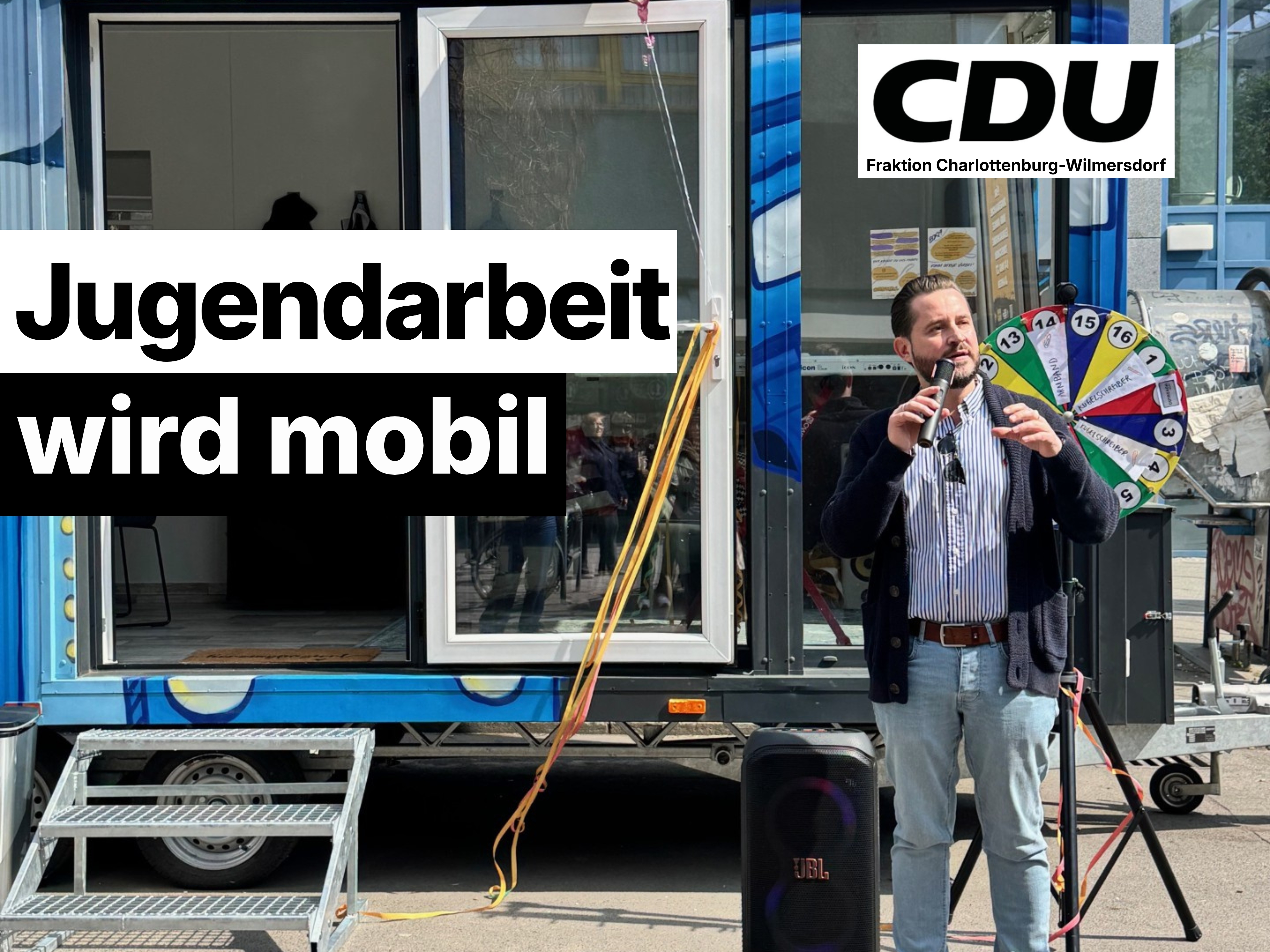 Foto: Bezirksstadtrat Hertel vor bei der Er�ffnung von 